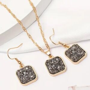 Dazzling Charcoal Gray Druzy Gold Toned Necklace & Earrings Set
